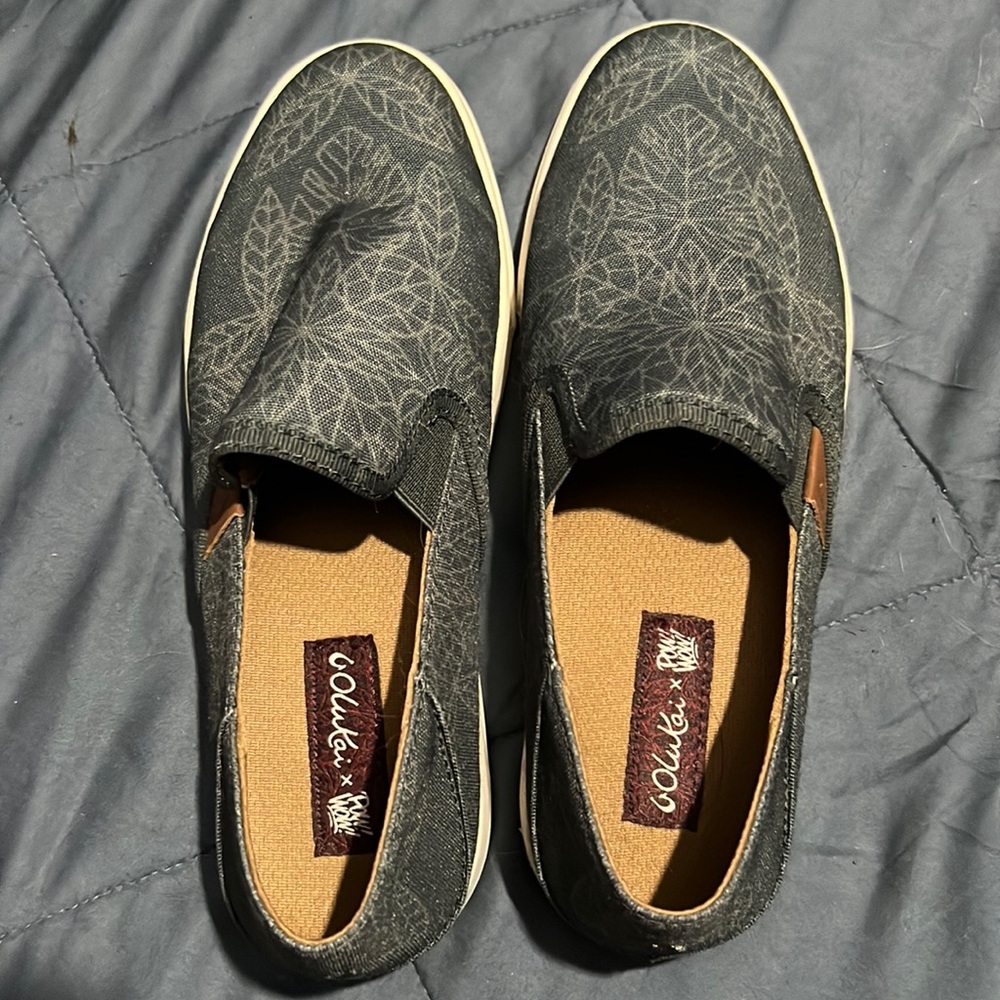 Olukai sneakers, Tropical pattern